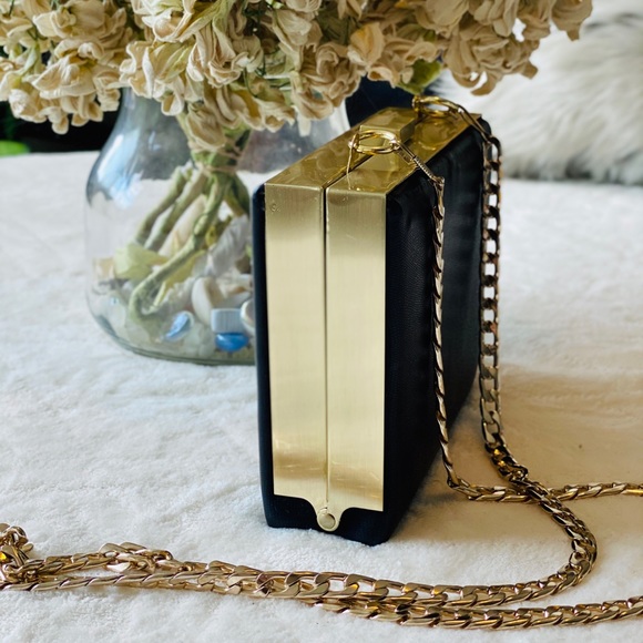 Black & Gold Clutch - Picture 6 of 8